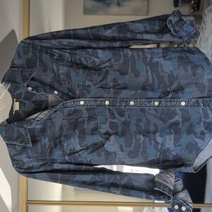 Lucky Brand Blue Camo Button-Down Shirt Women's Small